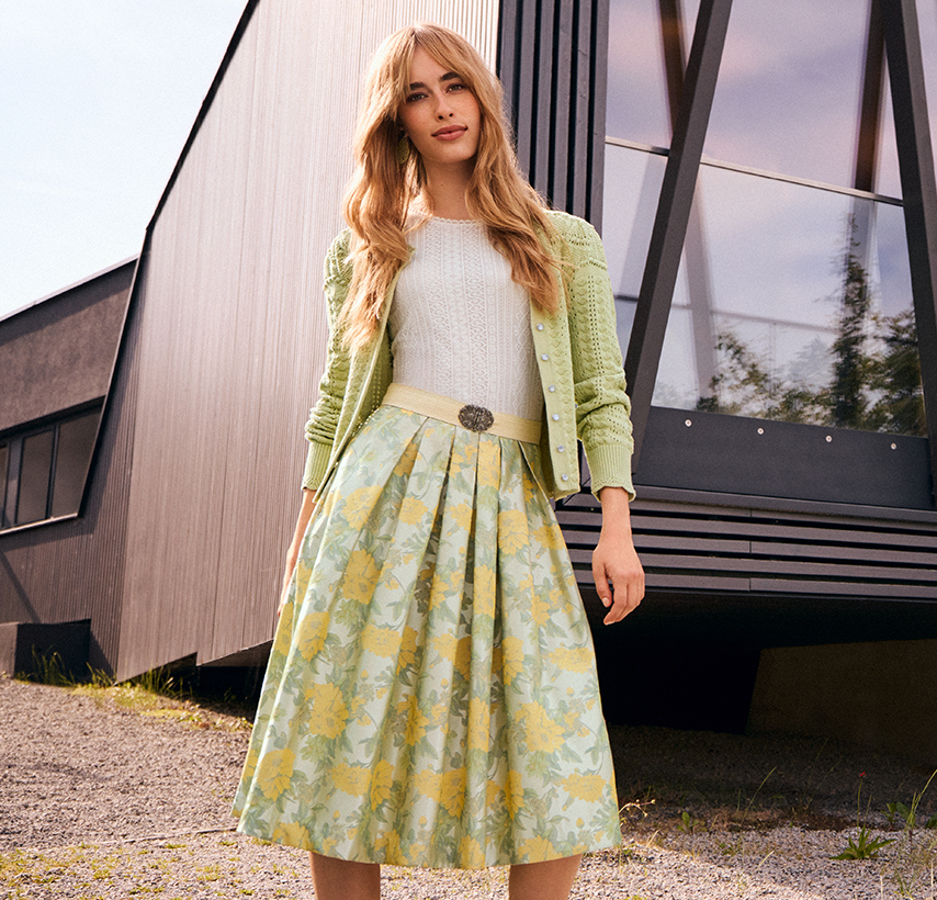 Maße für Röcke und Lederhosen Moderner Trachtenrock mit floralem Muster in Gelb und Hellgrün