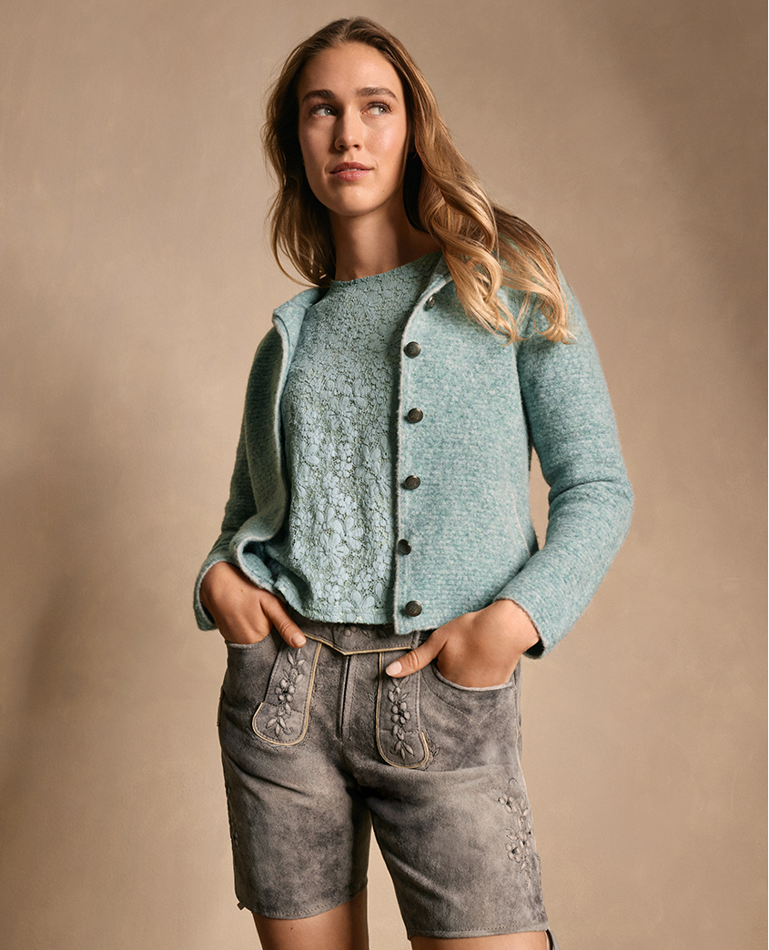 Feminine Lederhose mit schöner Stickerei