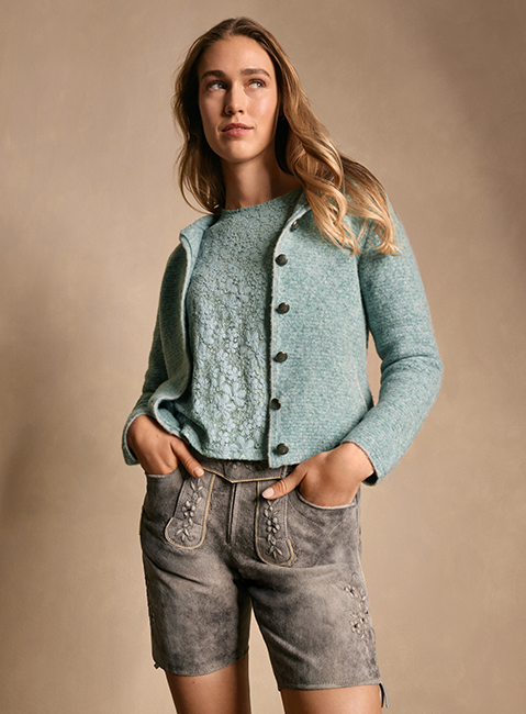 Feminine Lederhose mit schöner Stickerei