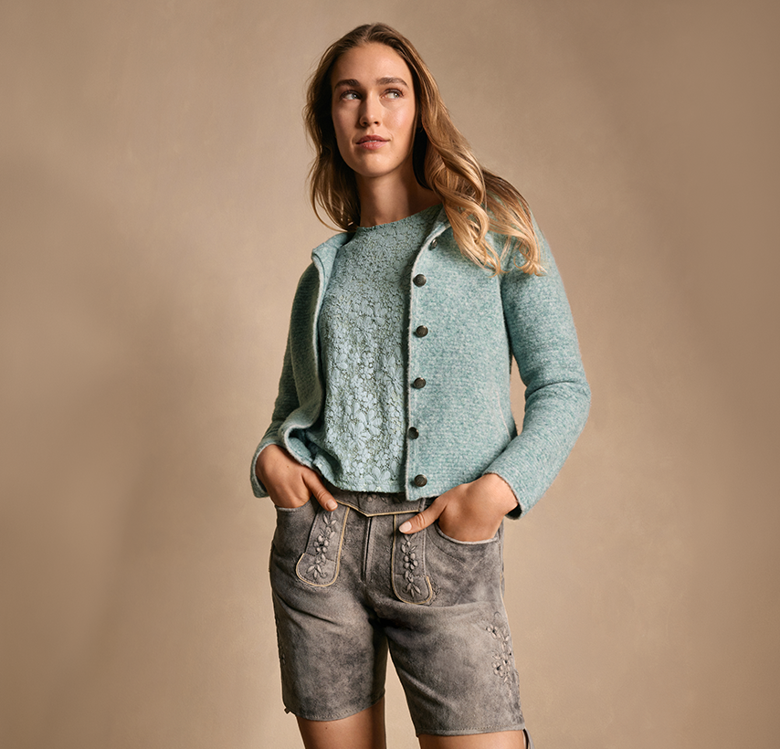 Maße für Röcke und Lederhosen Feminine Lederhose mit aufwendiger Stickerei